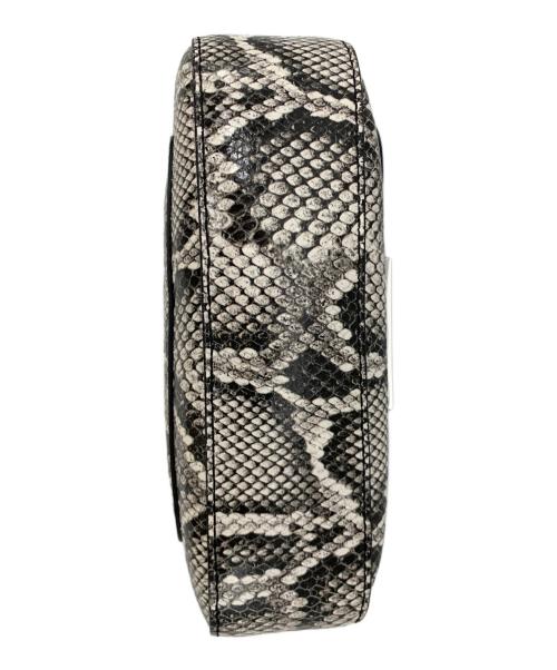 IACUCCI（イアクッチ）IACUCCI (イアクッチ) ショルダーバッグ ホワイト×ブラックの古着・服飾アイテム
