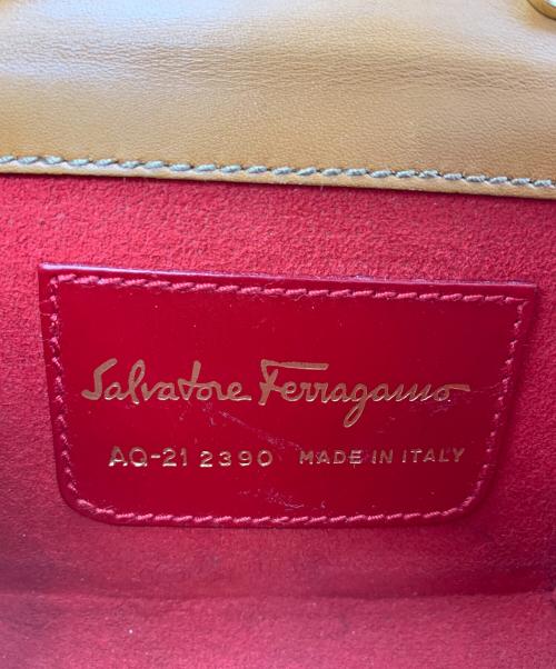 Salvatore Ferragamo（サルヴァトーレ フェラガモ）Salvatore Ferragamo (サルヴァトーレ フェラガモ) ガンチーニ ミニチェーンショルダーバッグ ブラウンの古着・服飾アイテム