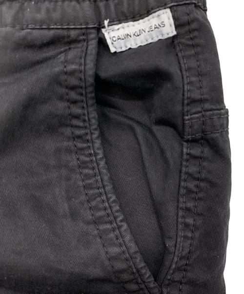Calvin Klein Jeans（カルバンクラインジーンズ）Calvin Klein Jeans (カルバンクラインジーンズ) カーゴパンツ ブラック サイズ:86cm(W34)の古着・服飾アイテム