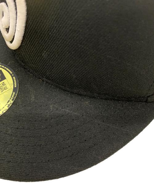 New Era（ニューエラ）New Era (ニューエラ) stussy (ステューシー) 59FIFTY SWIRLY S CAP ブラック×グレー サイズ:7 1/4の古着・服飾アイテム