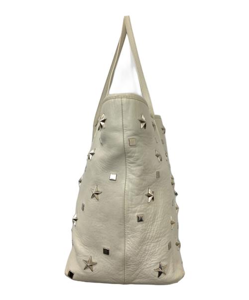 JIMMY CHOO（ジミーチュウ）JIMMY CHOO (ジミーチュウ) レザースタッズトートバッグ ベージュの古着・服飾アイテム