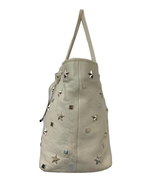 JIMMY CHOO（ジミーチュウ）JIMMY CHOO (ジミーチュウ) レザースタッズトートバッグ ベージュの古着・服飾アイテム