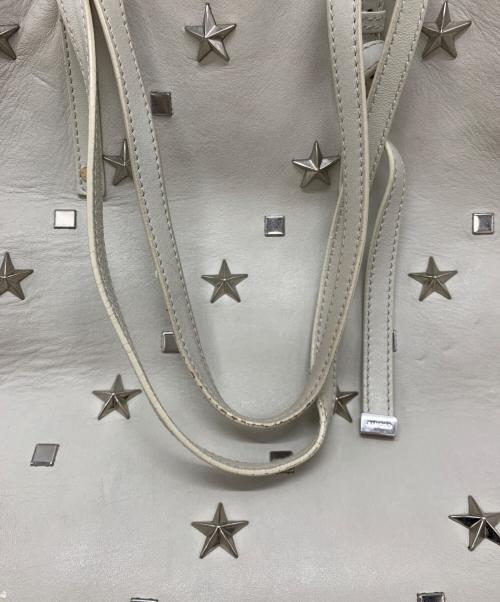 JIMMY CHOO（ジミーチュウ）JIMMY CHOO (ジミーチュウ) レザースタッズトートバッグ ベージュの古着・服飾アイテム