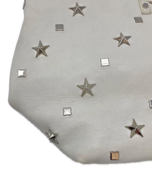 JIMMY CHOO（ジミーチュウ）JIMMY CHOO (ジミーチュウ) レザースタッズトートバッグ ベージュの古着・服飾アイテム