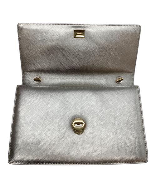 Salvatore Ferragamo（サルヴァトーレ フェラガモ）Salvatore Ferragamo (サルヴァトーレ フェラガモ) ヴァラリボンチェーンショルダーバッグ シルバーの古着・服飾アイテム