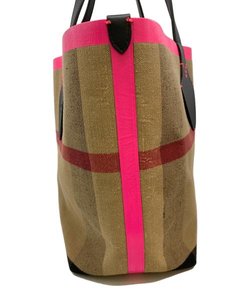 BURBERRY（バーバリー）BURBERRY (バーバリー) The Medium Giant Reversible Tote in Canvas and Leather ベージュ×ブラックの古着・服飾アイテム