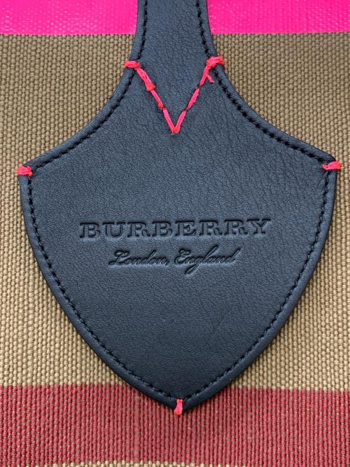 BURBERRY（バーバリー）BURBERRY (バーバリー) The Medium Giant Reversible Tote in Canvas and Leather ベージュ×ブラックの古着・服飾アイテム