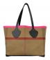 BURBERRY (バーバリー) The Medium Giant Reversible Tote in Canvas and Leather ベージュ×ブラック：50000円