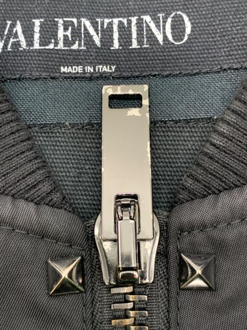 VALENTINO（ヴァレンティノ）VALENTINO (ヴァレンティノ) ロックスタッズアンタイトルドボンバージャケット ブラック サイズ:50の古着・服飾アイテム