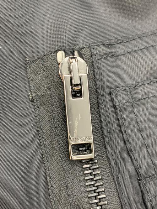 VALENTINO（ヴァレンティノ）VALENTINO (ヴァレンティノ) ロックスタッズアンタイトルドボンバージャケット ブラック サイズ:50の古着・服飾アイテム