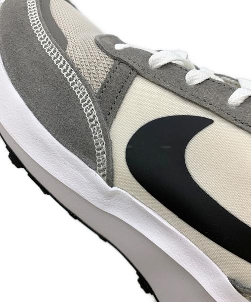 NIKE（ナイキ）NIKE (ナイキ) ワッフル ナビ ホワイト×グレー サイズ:24の古着・服飾アイテム
