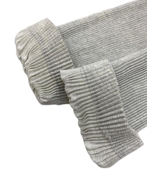 ISSEY MIYAKE（イッセイミヤケ）ISSEY MIYAKE (イッセイミヤケ) プリーツカーディガン グレー サイズ:Mの古着・服飾アイテム