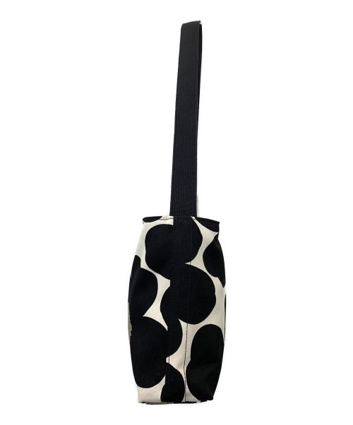 marimekko（マリメッコ）marimekko (マリメッコ) ショルダーバッグ ブラック×ホワイトの古着・服飾アイテム