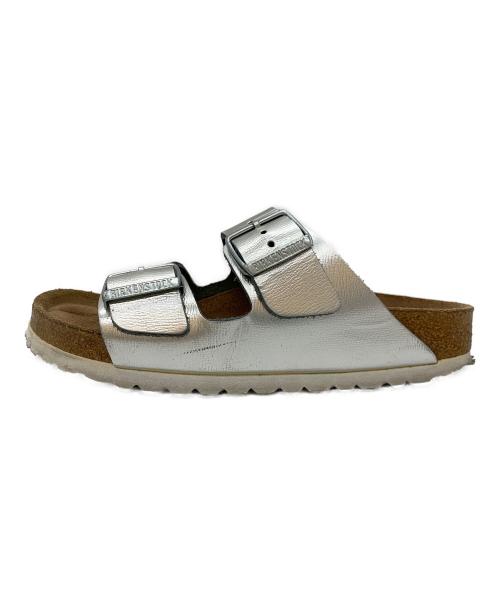 BIRKENSTOCK（ビルケンシュトック）BIRKENSTOCK (ビルケンシュトック) サンダル メタリックシルバー×ナチュラル サイズ:24の古着・服飾アイテム