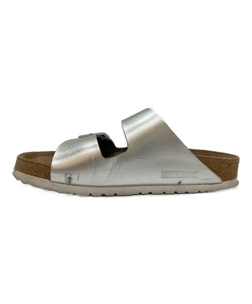 BIRKENSTOCK（ビルケンシュトック）BIRKENSTOCK (ビルケンシュトック) サンダル メタリックシルバー×ナチュラル サイズ:24の古着・服飾アイテム