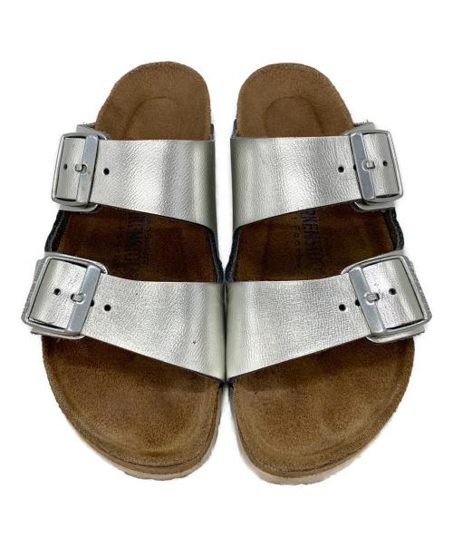 BIRKENSTOCK（ビルケンシュトック）BIRKENSTOCK (ビルケンシュトック) サンダル メタリックシルバー×ナチュラル サイズ:24の古着・服飾アイテム
