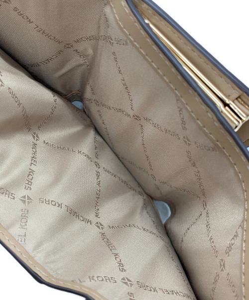 MICHAEL KORS（マイケルコース）MICHAEL KORS (マイケルコース) 3つ折り財布 ベージュの古着・服飾アイテム