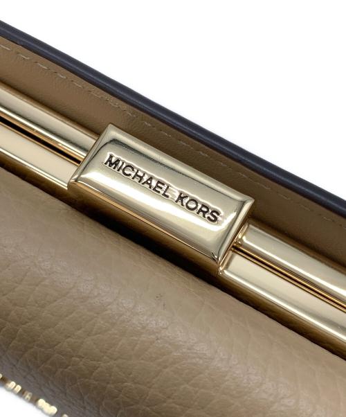 MICHAEL KORS（マイケルコース）MICHAEL KORS (マイケルコース) 3つ折り財布 ベージュの古着・服飾アイテム