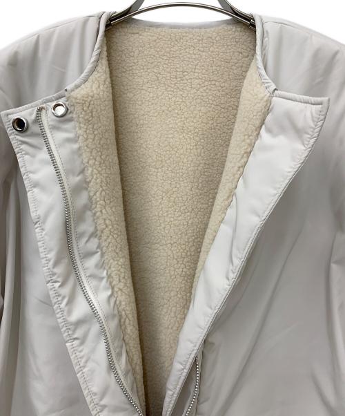FRAY ID（フレイ アイディー）FRAY ID (フレイ アイディー) リバーシブルボアジャケット ホワイトの古着・服飾アイテム