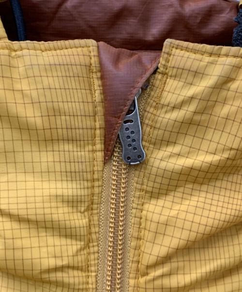 Patagonia（パタゴニア）Patagonia (パタゴニア) マイクロパフフーデッドジャケット イエロー×ブラウン サイズ:Lの古着・服飾アイテム