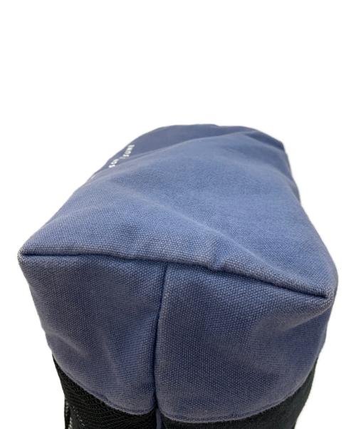 maison kitsune（アシッドメゾンキツネ）MAISON KITSUNE (アシッドメゾンキツネ) ADER error (アーダーエラー) 巾着 ネイビー×ブルーの古着・服飾アイテム
