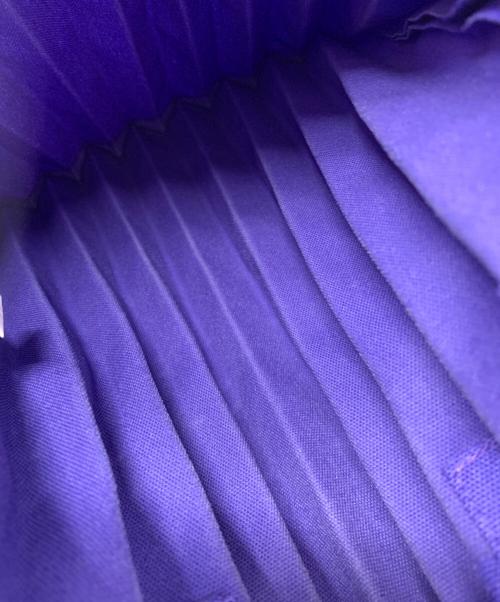 me ISSEY MIYAKE（ミーイッセイ ミヤケ）me ISSEY MIYAKE (ミーイッセイ ミヤケ) トランクプリーツバッグ ブルーの古着・服飾アイテム