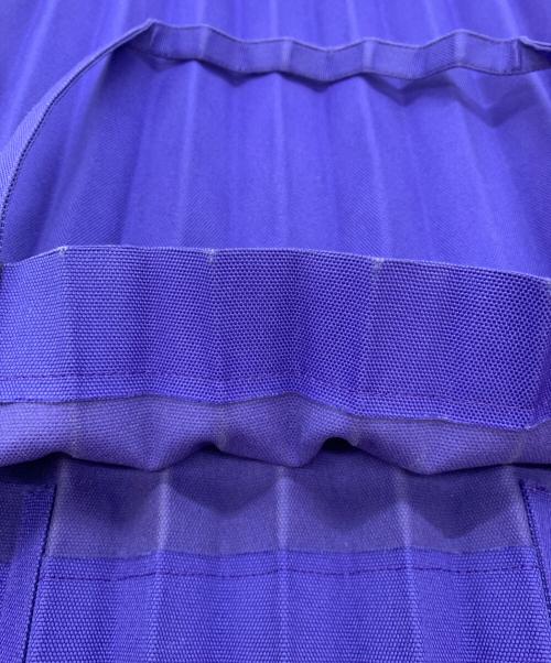 me ISSEY MIYAKE（ミーイッセイ ミヤケ）me ISSEY MIYAKE (ミーイッセイ ミヤケ) トランクプリーツバッグ ブルーの古着・服飾アイテム