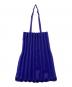 me ISSEY MIYAKE（ミーイッセイ ミヤケ）の古着「トランクプリーツバッグ」｜ブルー