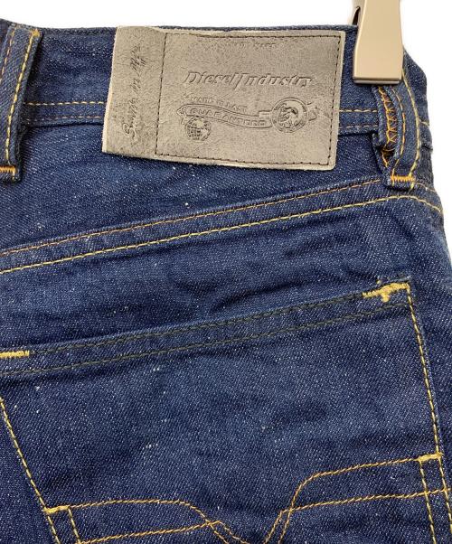 DIESEL（ディーゼル）DIESEL (ディーゼル) デニムパンツ インディゴ サイズ:73.5cm (W29)の古着・服飾アイテム