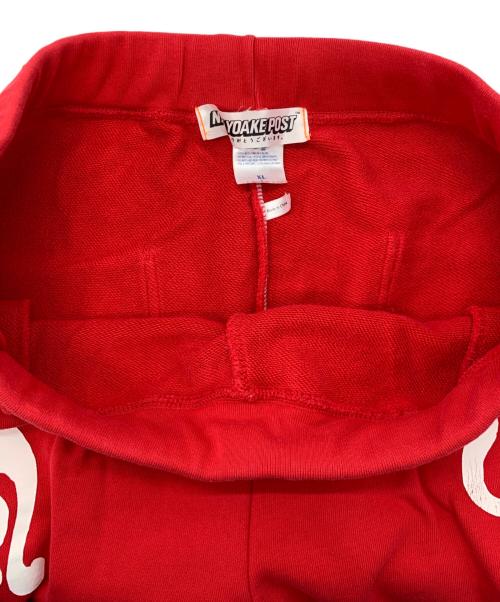 NEW YOAKE POST（ニューヨアケポスト）NEW YOAKE POST (ニューヨアケポスト) ありがとう ウォークパンツ レッド サイズ:XLの古着・服飾アイテム
