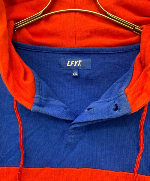 LFYT（エルエフワイティー）LFYT (エルエフワイティー) CLASSIC LOGO HOODED RUGBY JERSEY ブルー×レッド サイズ:XXLの古着・服飾アイテム