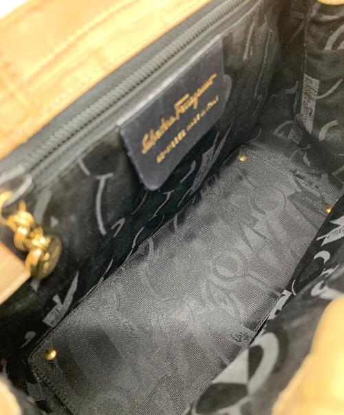 Salvatore Ferragamo（サルヴァトーレ フェラガモ）Salvatore Ferragamo (サルヴァトーレ フェラガモ) ハンドバッグ ベージュの古着・服飾アイテム