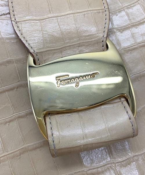 Salvatore Ferragamo（サルヴァトーレ フェラガモ）Salvatore Ferragamo (サルヴァトーレ フェラガモ) ハンドバッグ ベージュの古着・服飾アイテム