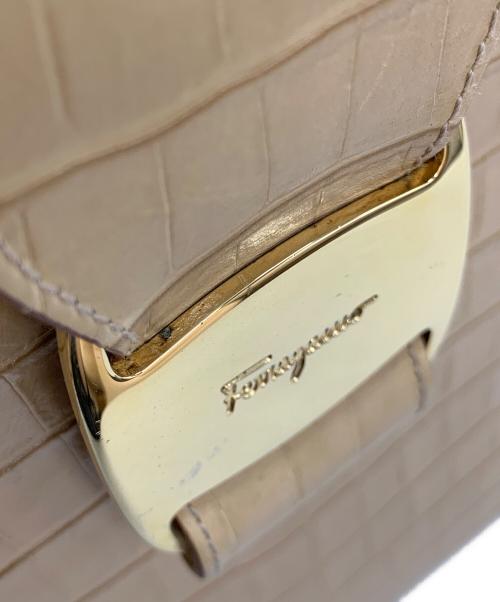 Salvatore Ferragamo（サルヴァトーレ フェラガモ）Salvatore Ferragamo (サルヴァトーレ フェラガモ) ハンドバッグ ベージュの古着・服飾アイテム