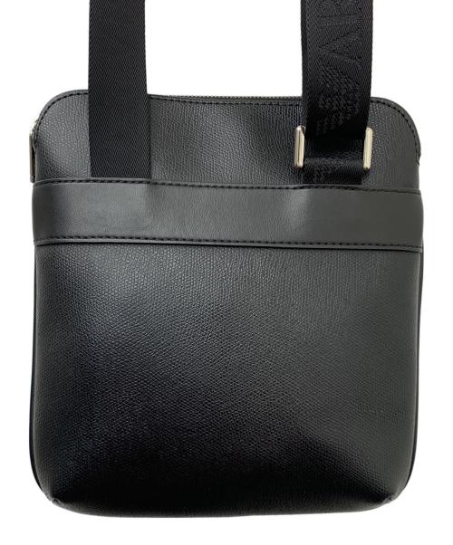 EMPORIO ARMANI（エンポリオ アルマーニ）EMPORIO ARMANI (エンポリオ アルマーニ) フラットショルダーバッグ ブラックの古着・服飾アイテム
