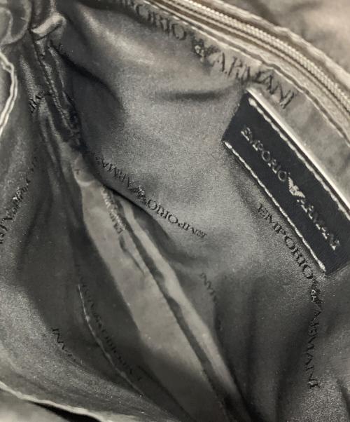 EMPORIO ARMANI（エンポリオ アルマーニ）EMPORIO ARMANI (エンポリオ アルマーニ) フラットショルダーバッグ ブラックの古着・服飾アイテム