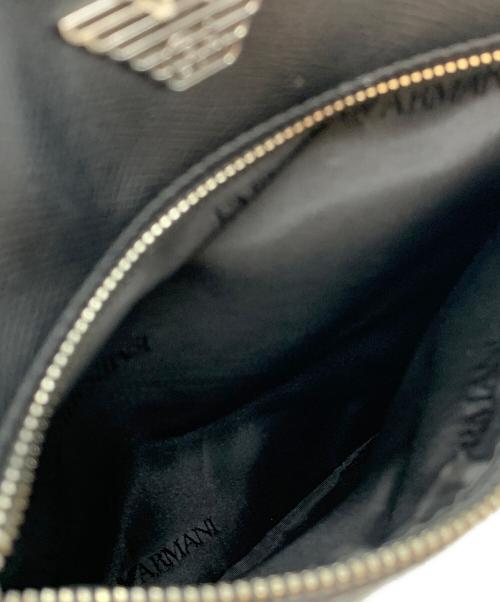 EMPORIO ARMANI（エンポリオ アルマーニ）EMPORIO ARMANI (エンポリオ アルマーニ) フラットショルダーバッグ ブラックの古着・服飾アイテム