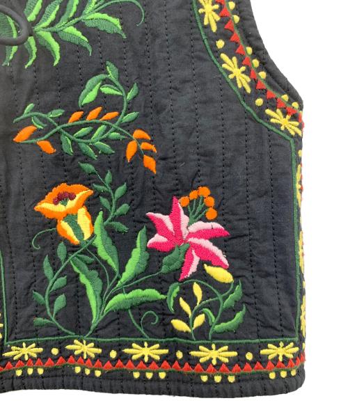 freada（フリーダ）freada (フリーダ) 刺繍ベスト ブラック サイズ:Fの古着・服飾アイテム