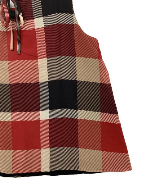 BLUE LABEL CRESTBRIDGE（ブルーレーベルクレストブリッジ）BLUE LABEL CRESTBRIDGE (ブルーレーベルクレストブリッジ) ノースリーブブラウス レッド×ブラック サイズ:36の古着・服飾アイテム