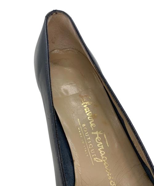 Salvatore Ferragamo（サルヴァトーレ フェラガモ）Salvatore Ferragamo (サルヴァトーレ フェラガモ) リボンパンプス ネイビー サイズ:6の古着・服飾アイテム