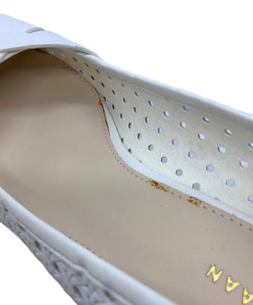 COLE HAAN（コールハーン）COLE HAAN (コールハーン) パンプス ホワイト サイズ:6 1/2の古着・服飾アイテム