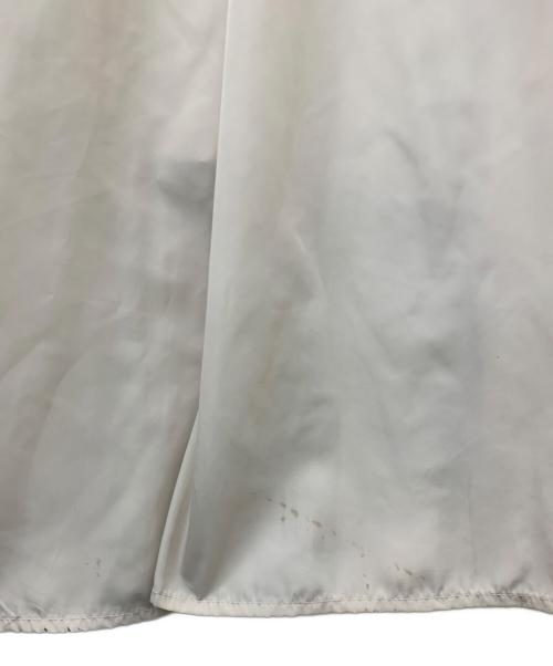 emmi（エミ）emmi (エミ) ボリュームスカート ホワイトの古着・服飾アイテム