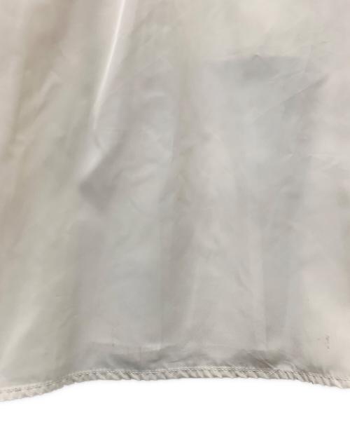 emmi（エミ）emmi (エミ) ボリュームスカート ホワイトの古着・服飾アイテム