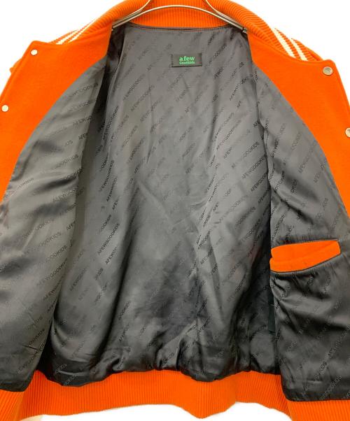 A FEW GOOD KIDS（アフューグッドキッズ）A FEW GOOD KIDS (アフューグッドキッズ) LOGO BASEBALL STADIUM JACKET ホワイト×オレンジ サイズ:XLの古着・服飾アイテム