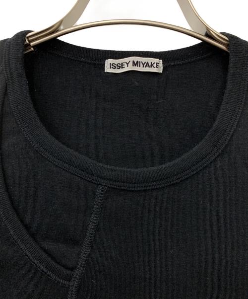 ISSEY MIYAKE（イッセイミヤケ）ISSEY MIYAKE (イッセイミヤケ) 半袖デザインカットソー ブラック サイズ:Mの古着・服飾アイテム