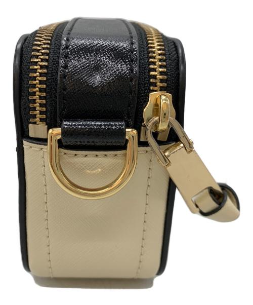 MARC JACOBS（マークジェイコブス）MARC JACOBS (マークジェイコブス) ショルダーバッグ ベージュ×ブラックの古着・服飾アイテム
