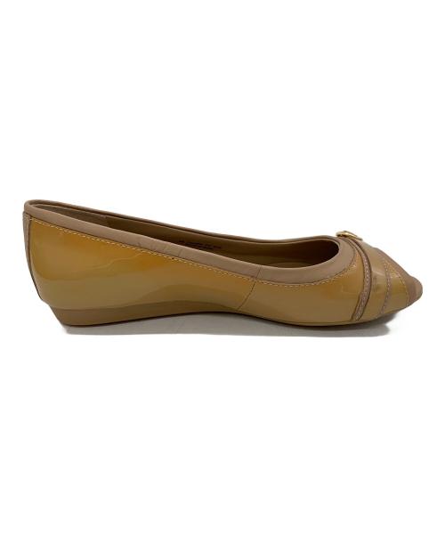 COLE HAAN（コールハーン）COLE HAAN (コールハーン) パンプス ベージュ サイズ:6Bの古着・服飾アイテム