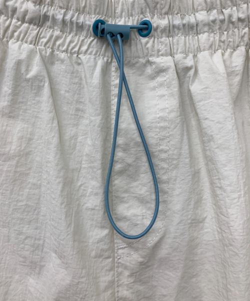ZARA（ザラ）ZARA (ザラ) ナイロンハーフパンツ ホワイト サイズ:S-Mの古着・服飾アイテム