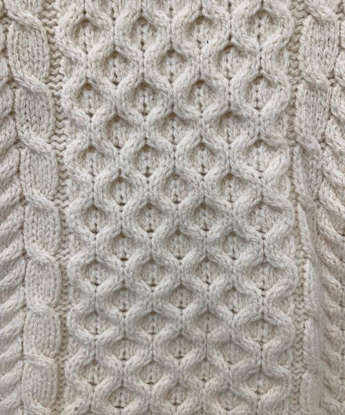 aran WOOLLEN MILLS（アラン ウーレンミルズ）aran WOOLLEN MILLS (アラン ウーレンミルズ) ケーブルニット アイボリー サイズ:Sの古着・服飾アイテム
