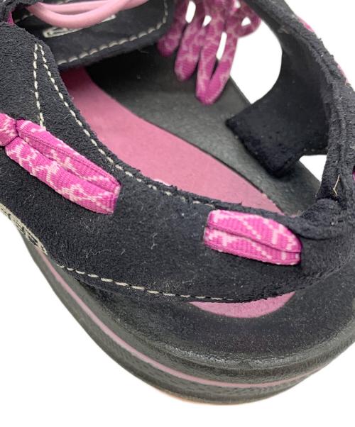 KEEN（キーン）KEEN (キーン) サンダル ユニーク ブラック×ピンク サイズ:24.5の古着・服飾アイテム